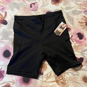 BNWT AVIA BIKE SHORT